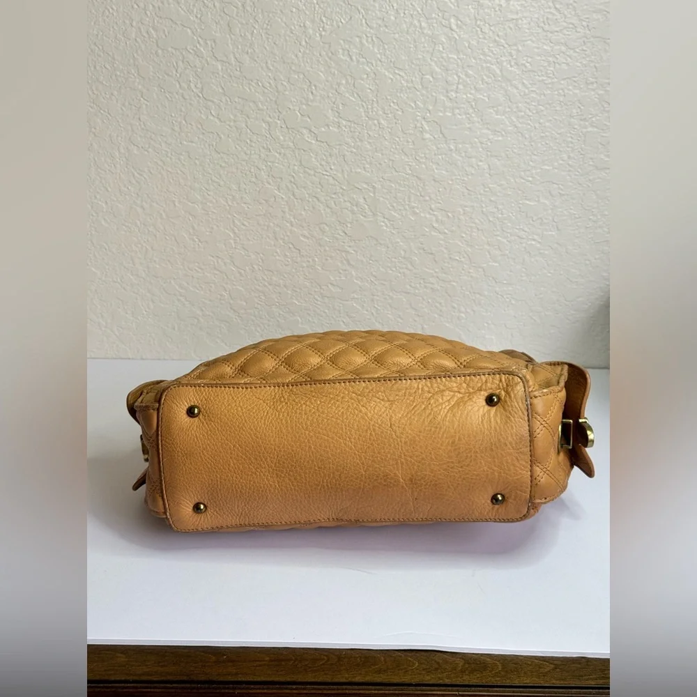 MARC JACOBS Tan Quilted Leather Handbag Made in Italy - Picture 8 of 14